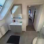 Grosszuegiges Einfamilienhaus Samt Garten & Riesiger Garage Daire Klagenfurt am Woerthersee