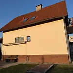 Grosszuegiges Einfamilienhaus Samt Garten & Riesiger Garage Daire Klagenfurt am Woerthersee
