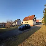 Grosszuegiges Einfamilienhaus Samt Garten & Riesiger Garage