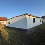 Grosszuegiges Einfamilienhaus Samt Garten & Riesiger Garage