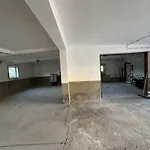 Daire Grosszuegiges Einfamilienhaus Samt Garten & Riesiger Garage *