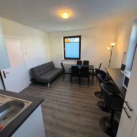 Διαμέρισμα Grosszuegiges Einfamilienhaus Samt Garten & Riesiger Garage