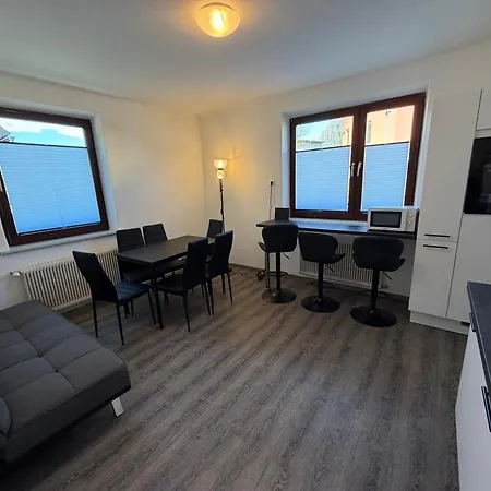 아파트 Grosszuegiges Einfamilienhaus Samt Garten & Riesiger Garage 클라겐푸르트