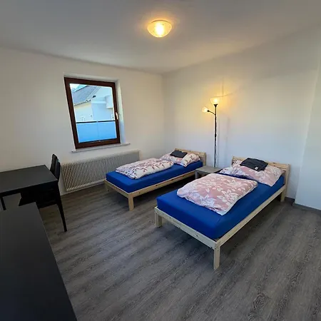 Grosszuegiges Einfamilienhaus Samt Garten & Riesiger Garage * Κλάγκενφουρτ