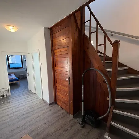 Apartamento Großzügiges Einfamilienhaus Samt Garten&riesiger Garage *
