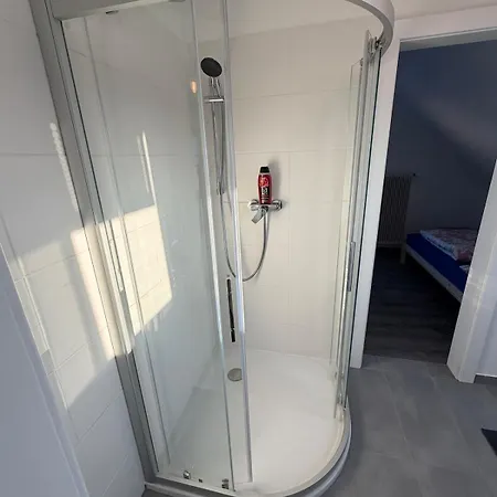 Apartamento Großzügiges Einfamilienhaus Samt Garten&riesiger Garage Klagenfurt am Woerthersee