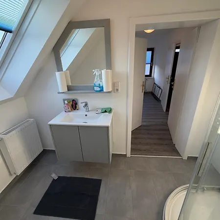 Großzügiges Einfamilienhaus Samt Garten&riesiger Garage Apartamento Klagenfurt am Woerthersee