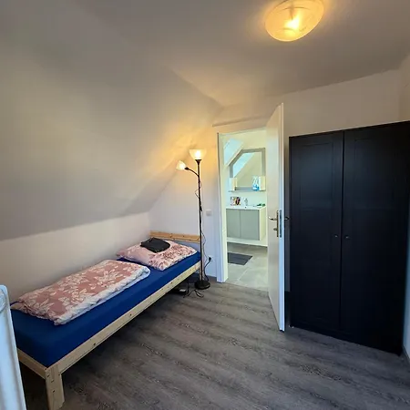 Großzügiges Einfamilienhaus Samt Garten&riesiger Garage Klagenfurt am Woerthersee