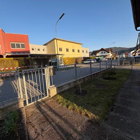Großzügiges Einfamilienhaus Samt Garten&riesiger Garage Klagenfurt am Woerthersee
