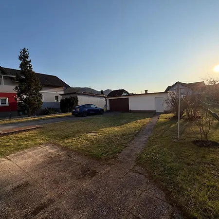 Apartamento Großzügiges Einfamilienhaus Samt Garten&riesiger Garage *