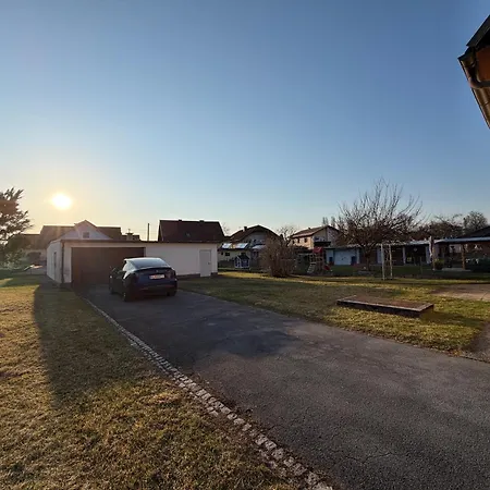 Großzügiges Einfamilienhaus Samt Garten&riesiger Garage