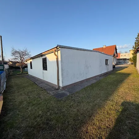Großzügiges Einfamilienhaus Samt Garten&riesiger Garage
