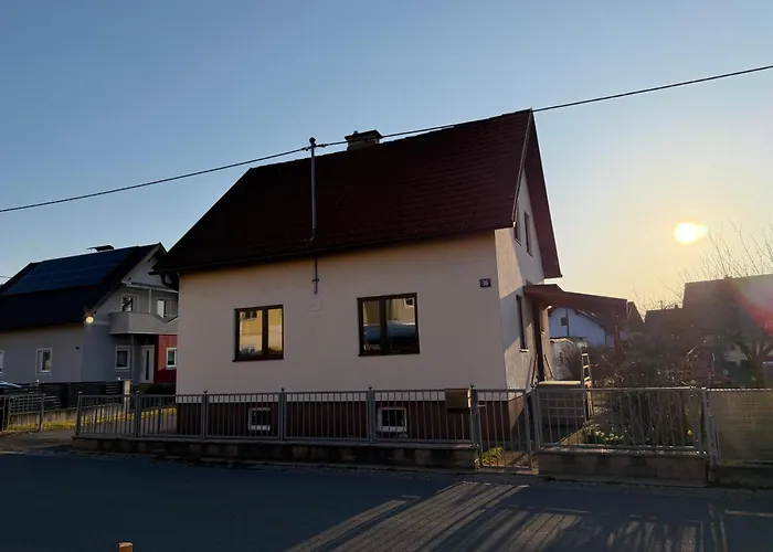 Grosszuegiges Einfamilienhaus Samt Garten & Riesiger Garage * Klagenfurt am Woerthersee