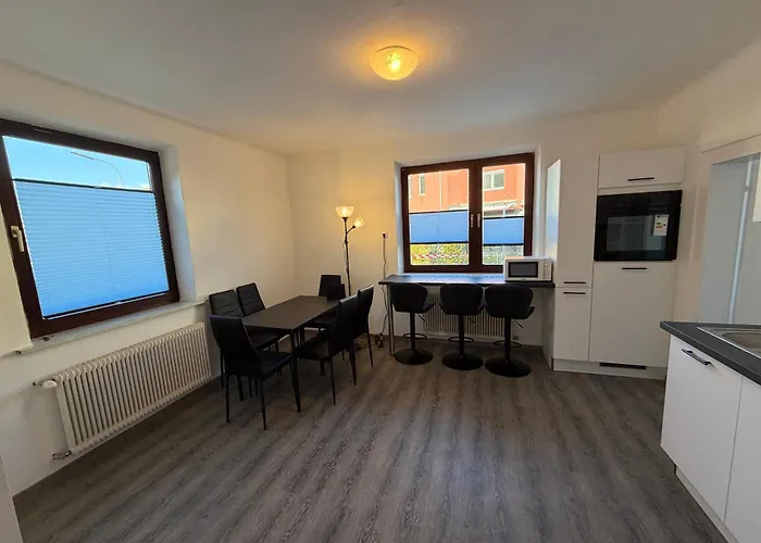 Grosszuegiges Einfamilienhaus Samt Garten & Riesiger Garage Lejlighed *