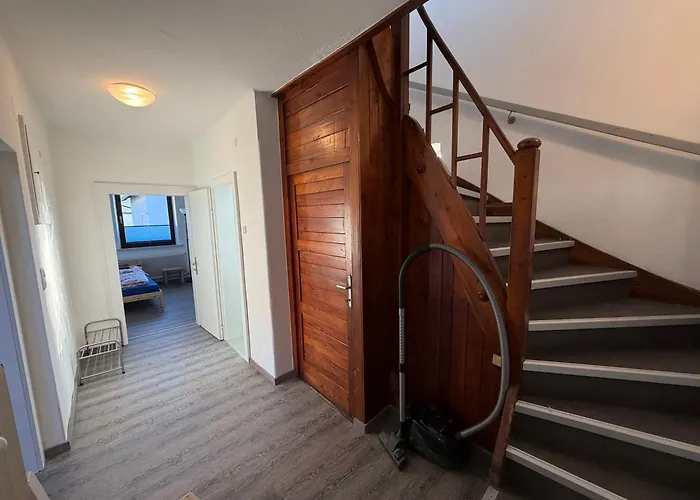 Lejlighed Grosszuegiges Einfamilienhaus Samt Garten & Riesiger Garage *