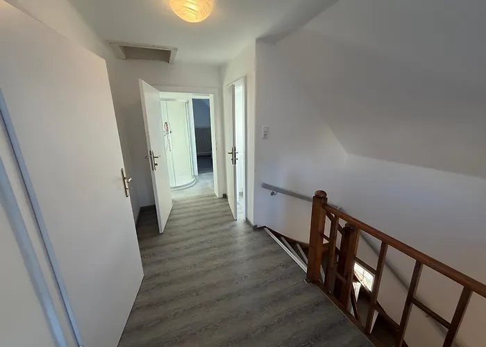 Lejlighed Grosszuegiges Einfamilienhaus Samt Garten & Riesiger Garage