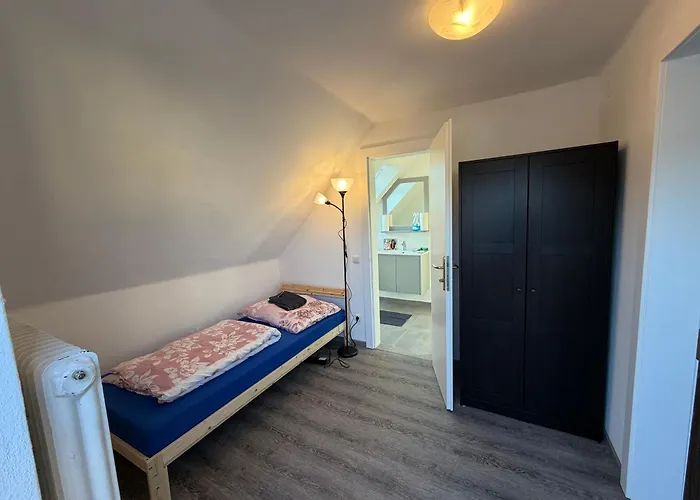 Grosszuegiges Einfamilienhaus Samt Garten & Riesiger Garage Klagenfurt am Woerthersee