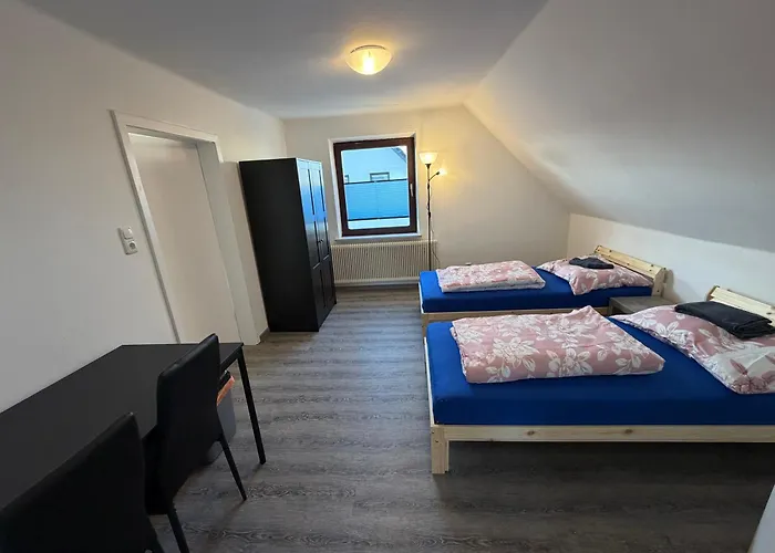 Grosszuegiges Einfamilienhaus Samt Garten & Riesiger Garage *