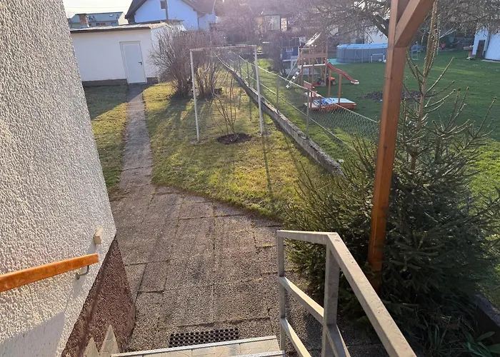 Grosszuegiges Einfamilienhaus Samt Garten & Riesiger Garage Klagenfurt am Woerthersee