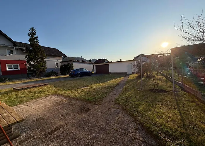 Grosszuegiges Einfamilienhaus Samt Garten & Riesiger Garage * Klagenfurt am Woerthersee