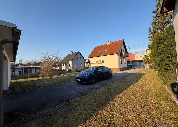 Grosszuegiges Einfamilienhaus Samt Garten & Riesiger Garage