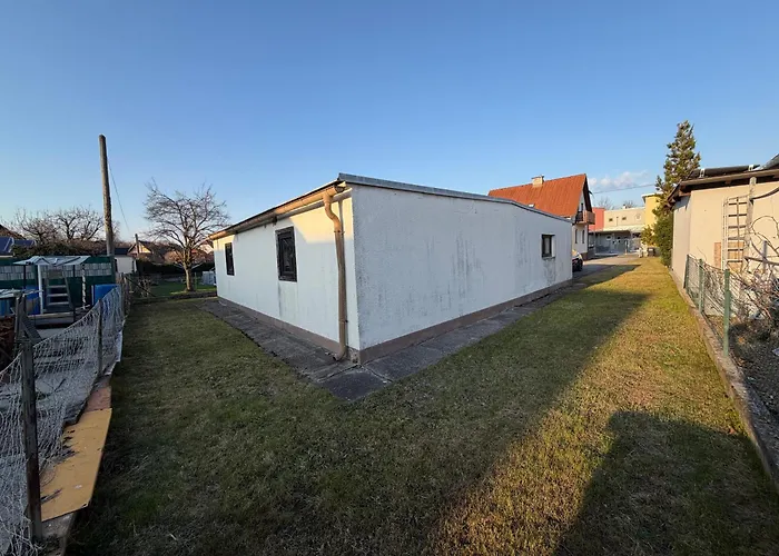 Grosszuegiges Einfamilienhaus Samt Garten & Riesiger Garage