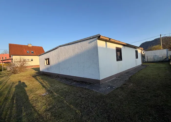 Grosszuegiges Einfamilienhaus Samt Garten & Riesiger Garage